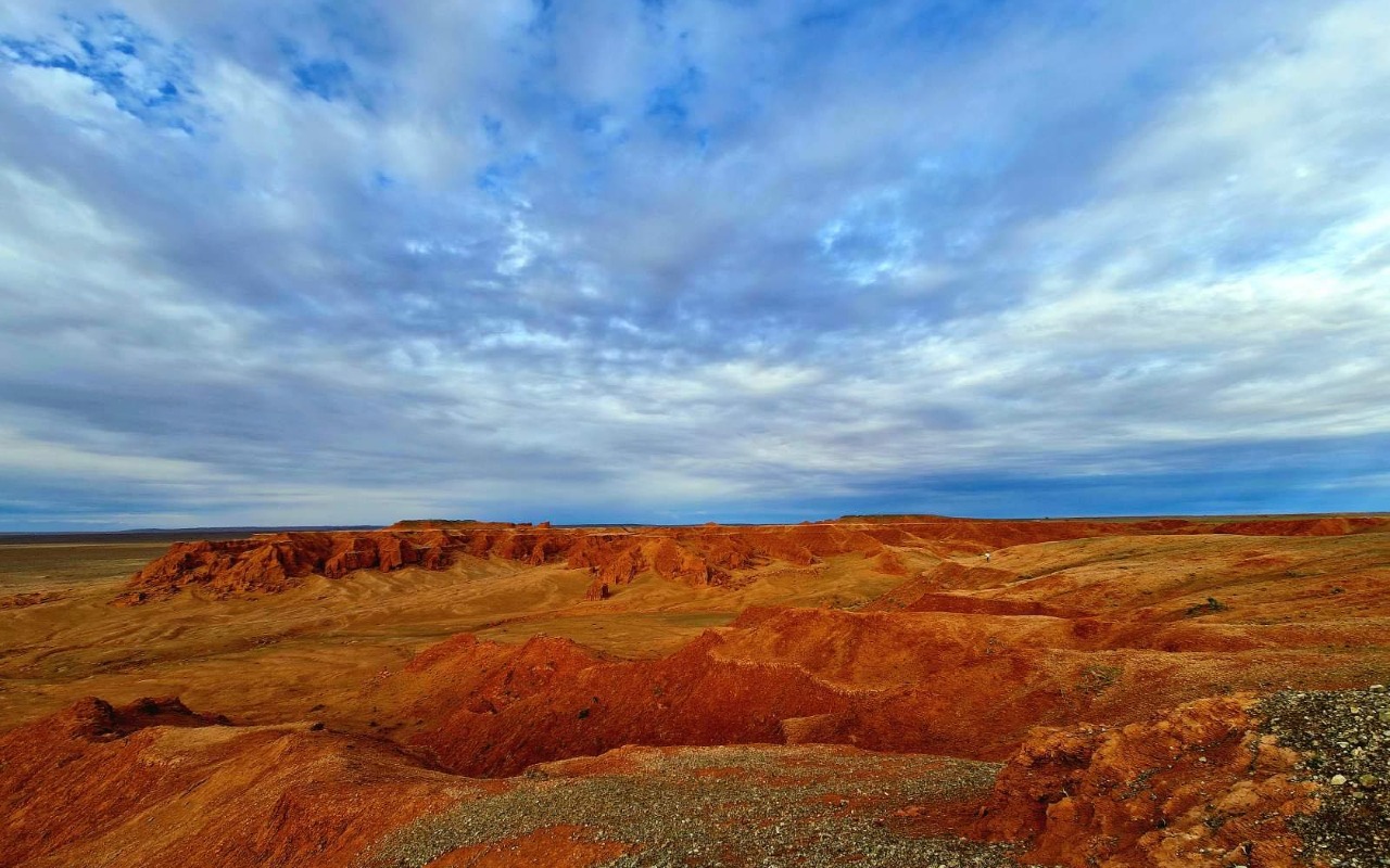 Flaming Cliffs in the Southern Mongolia | Premium Travel Mongolia