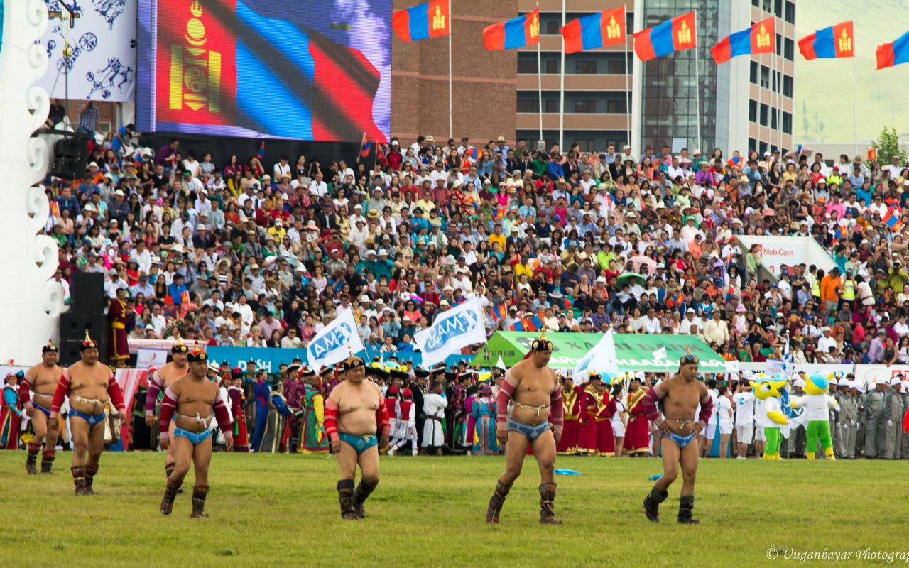Mongolian wrestlers | Premium Travel Mongolia